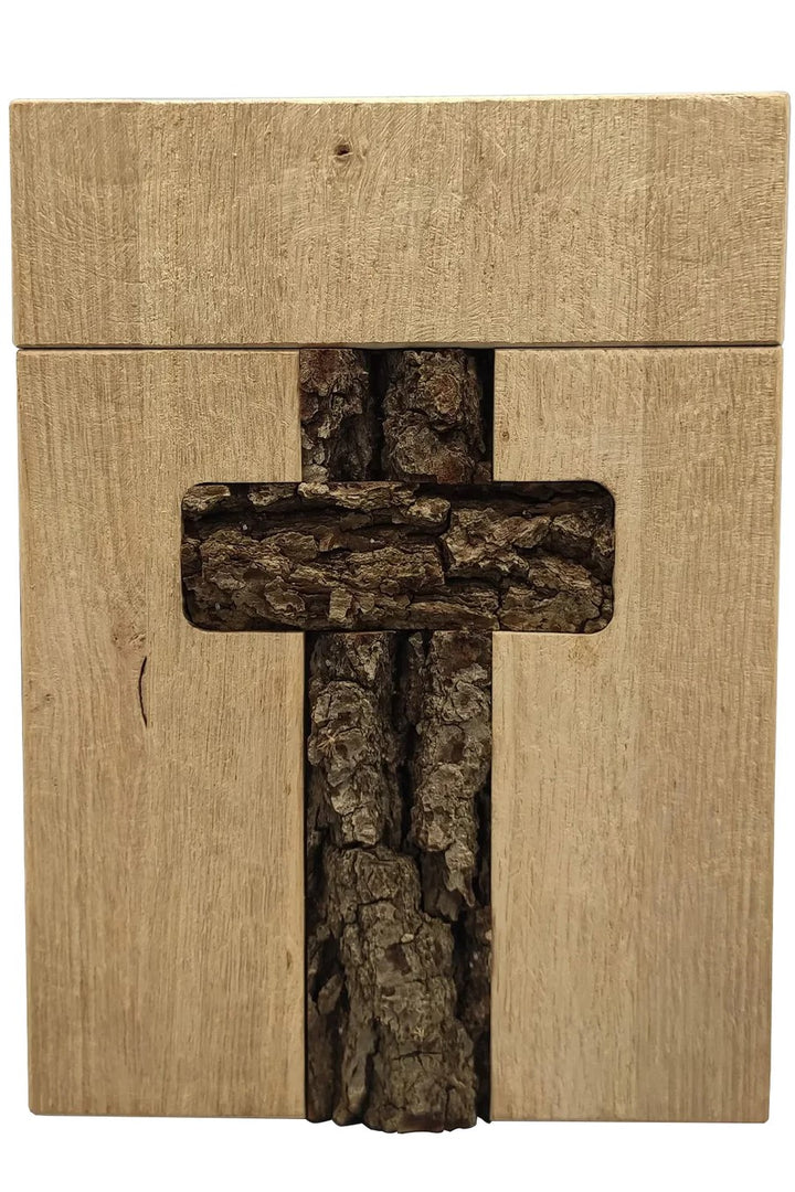 Holzurne mit eingebettetes Kreuz aus Rinde