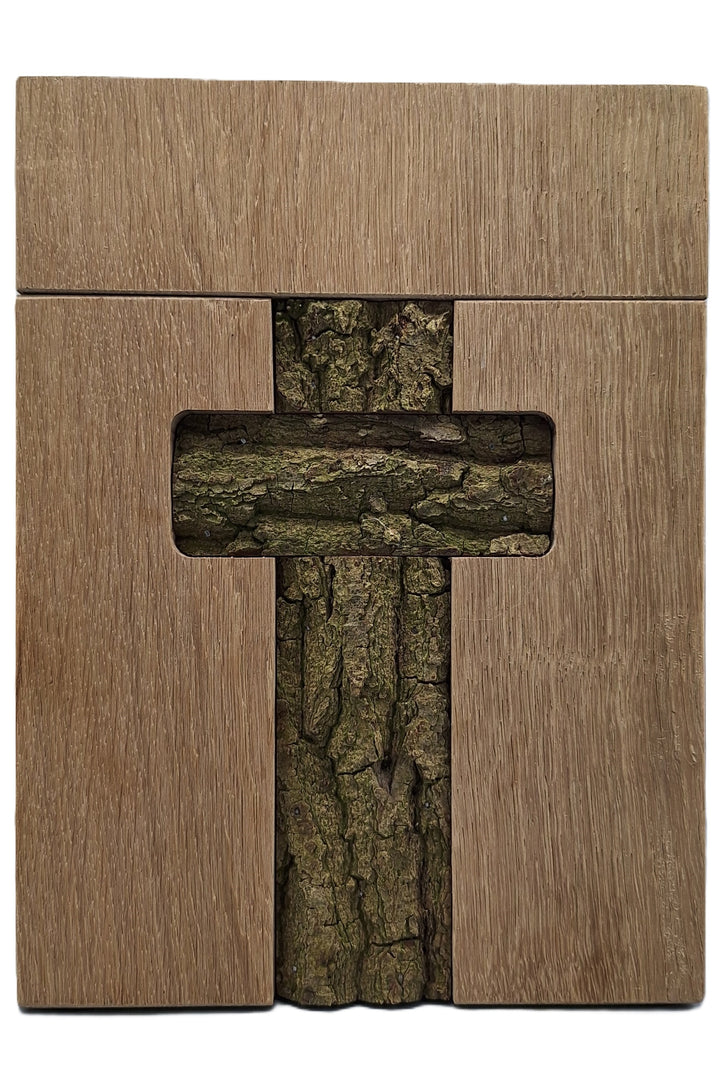 Holzurne Eichenholz Kreuz aus Rinde