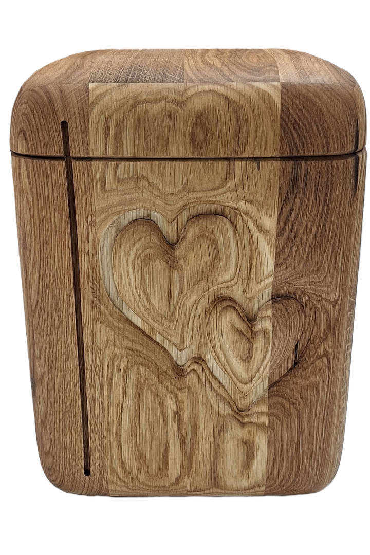 Holzurne aus Wildeiche mit Doppelherz